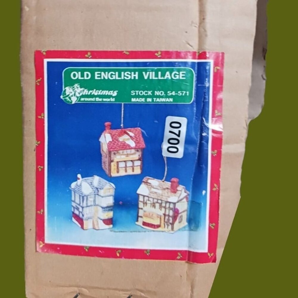 Old english village christmas ornaments set of 3 - Picture 8 of 8